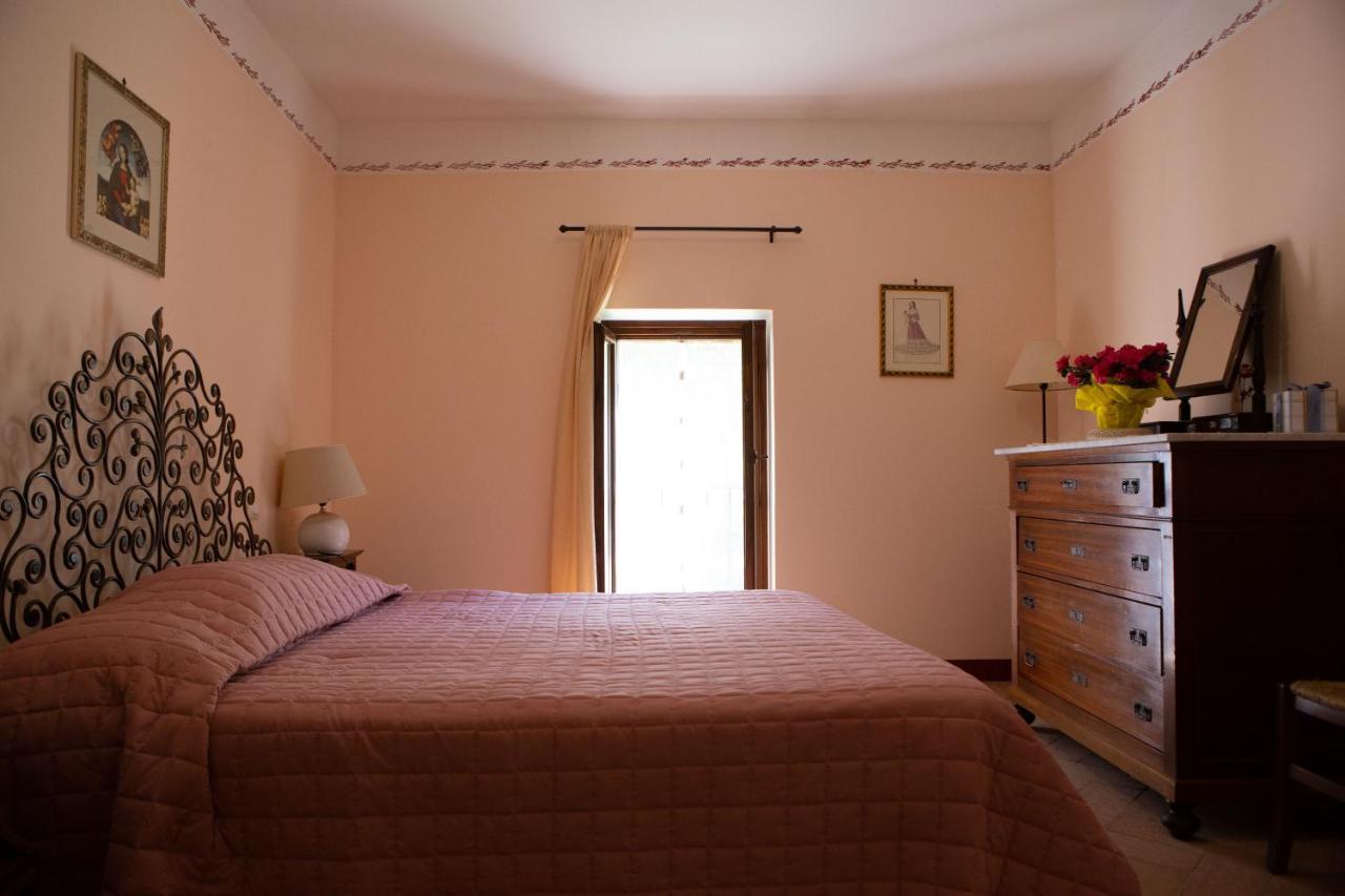 פרנטילו Agriturismo I Melograni מראה חיצוני תמונה